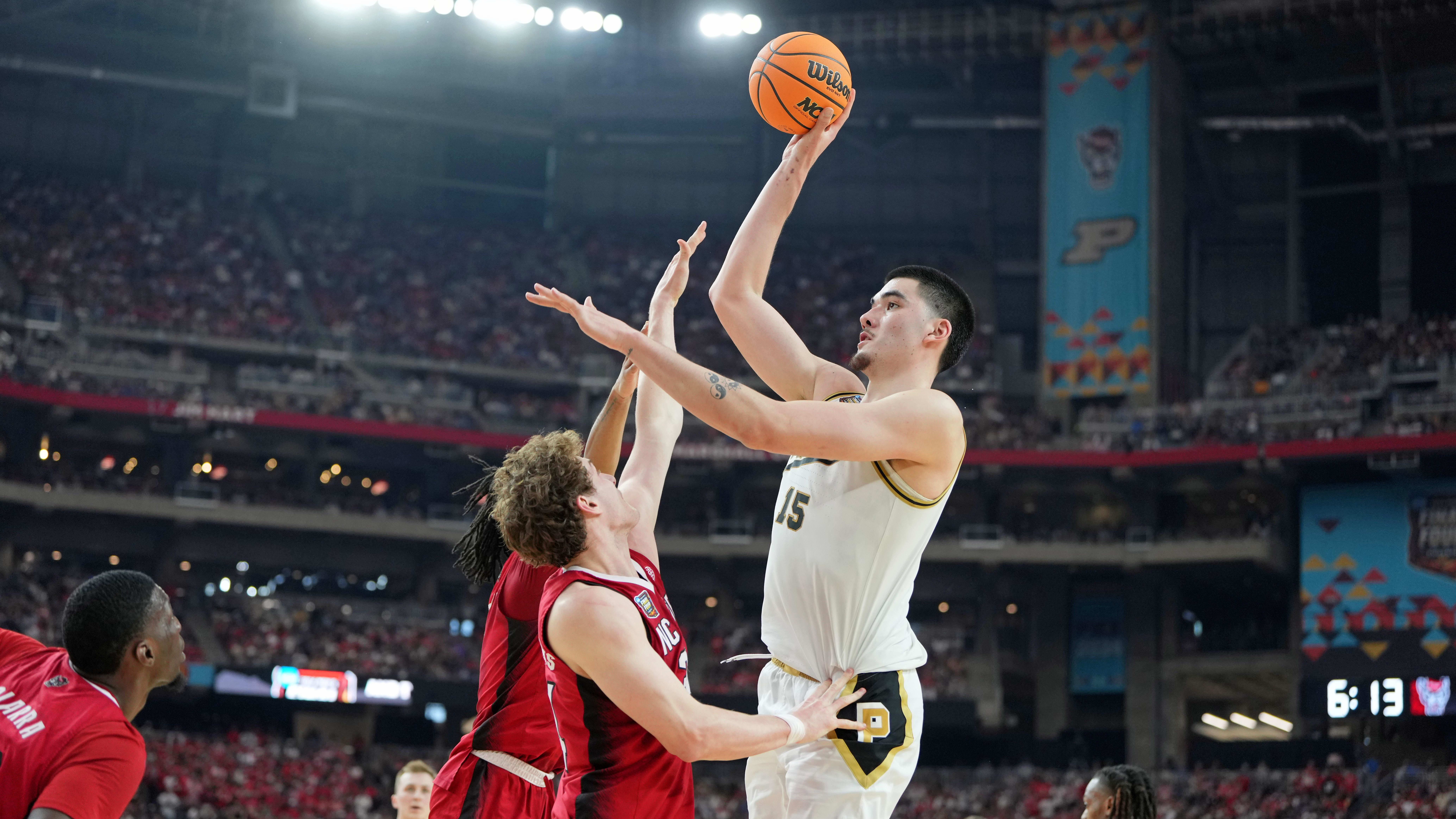 Purdue Zach Edey named Naismith Player of the Year