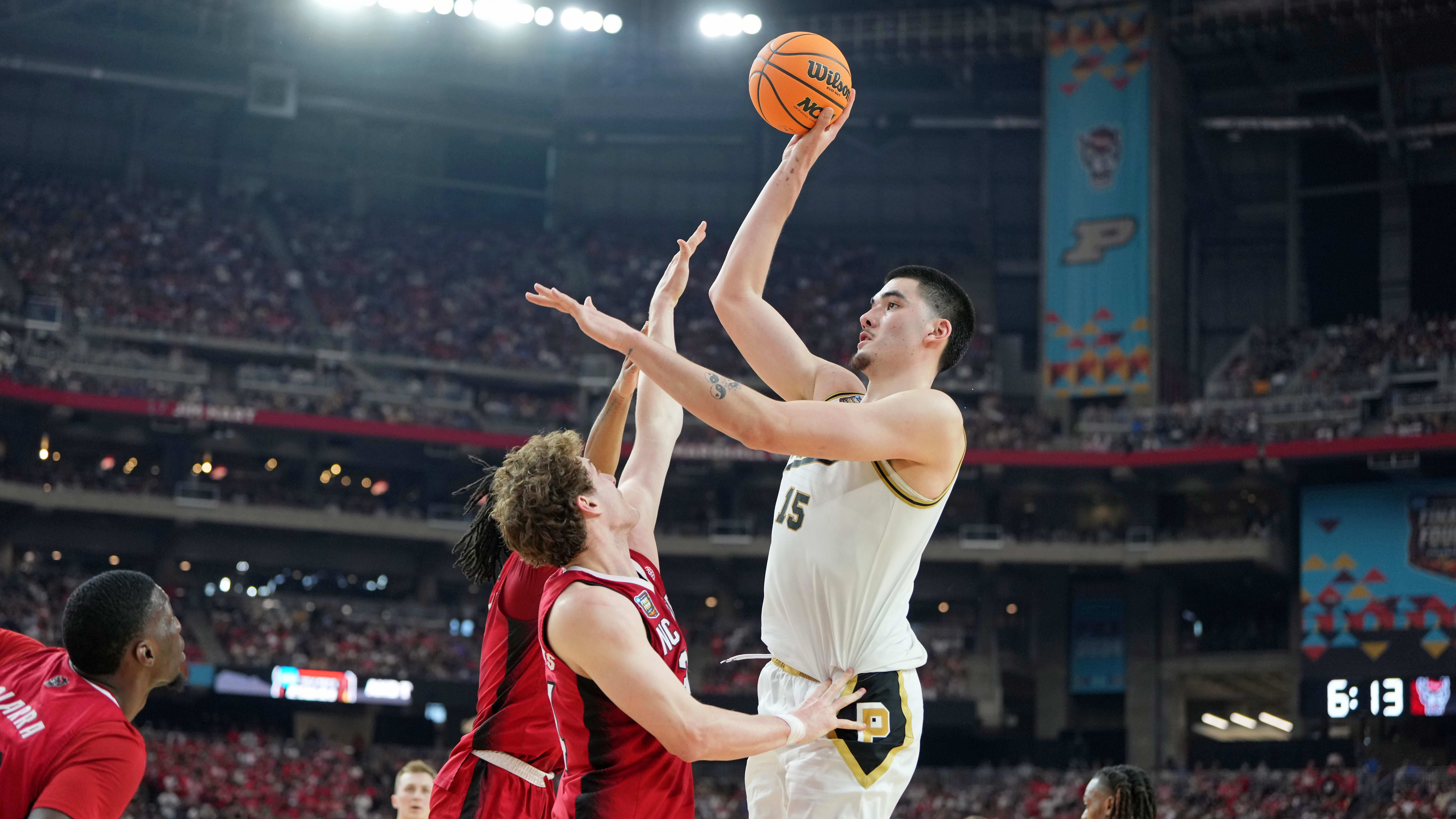 Purdue Zach Edey named Naismith Player of the Year