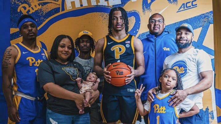 Pitt Basketball Hosts Amari Evans and his family on an official visit 