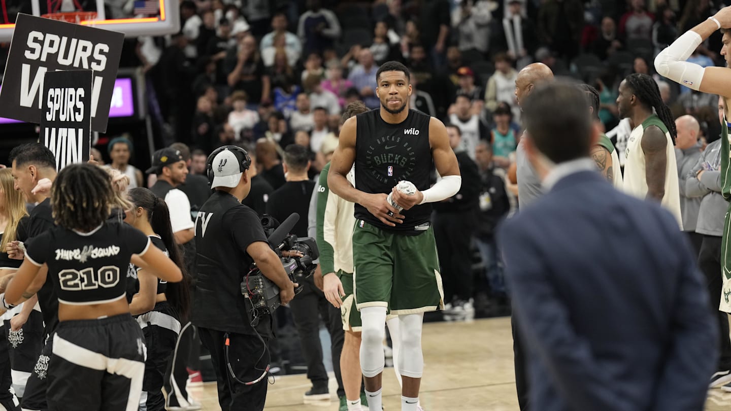 San Antonio Spurs Explore Major Trades for Kevin Durant, Giannis Antetokounmpo