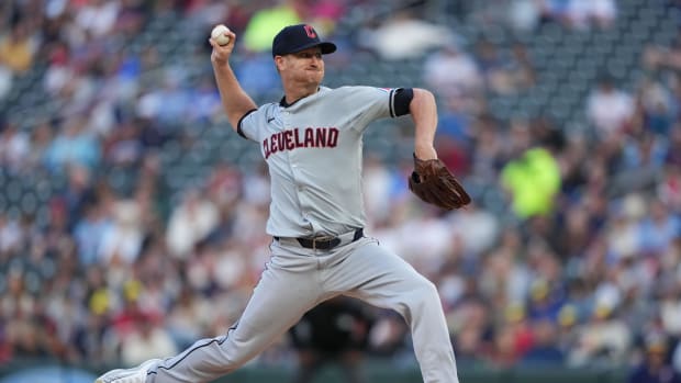 Alex Cobb throws a pitch 