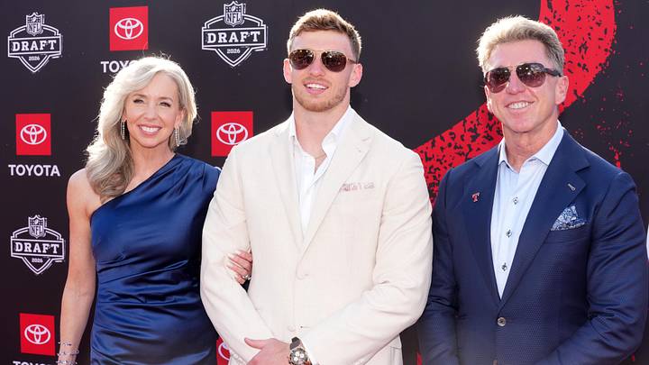 The last time Oregon and Alabama went head-to-head for an elite safety prospect, they wound up with Purdue transfer Dillon Thieneman, who parlayed a year with the Ducks into the first round of the NFL draft. Now the two football powers are battling for four-star, 6-3 safety.