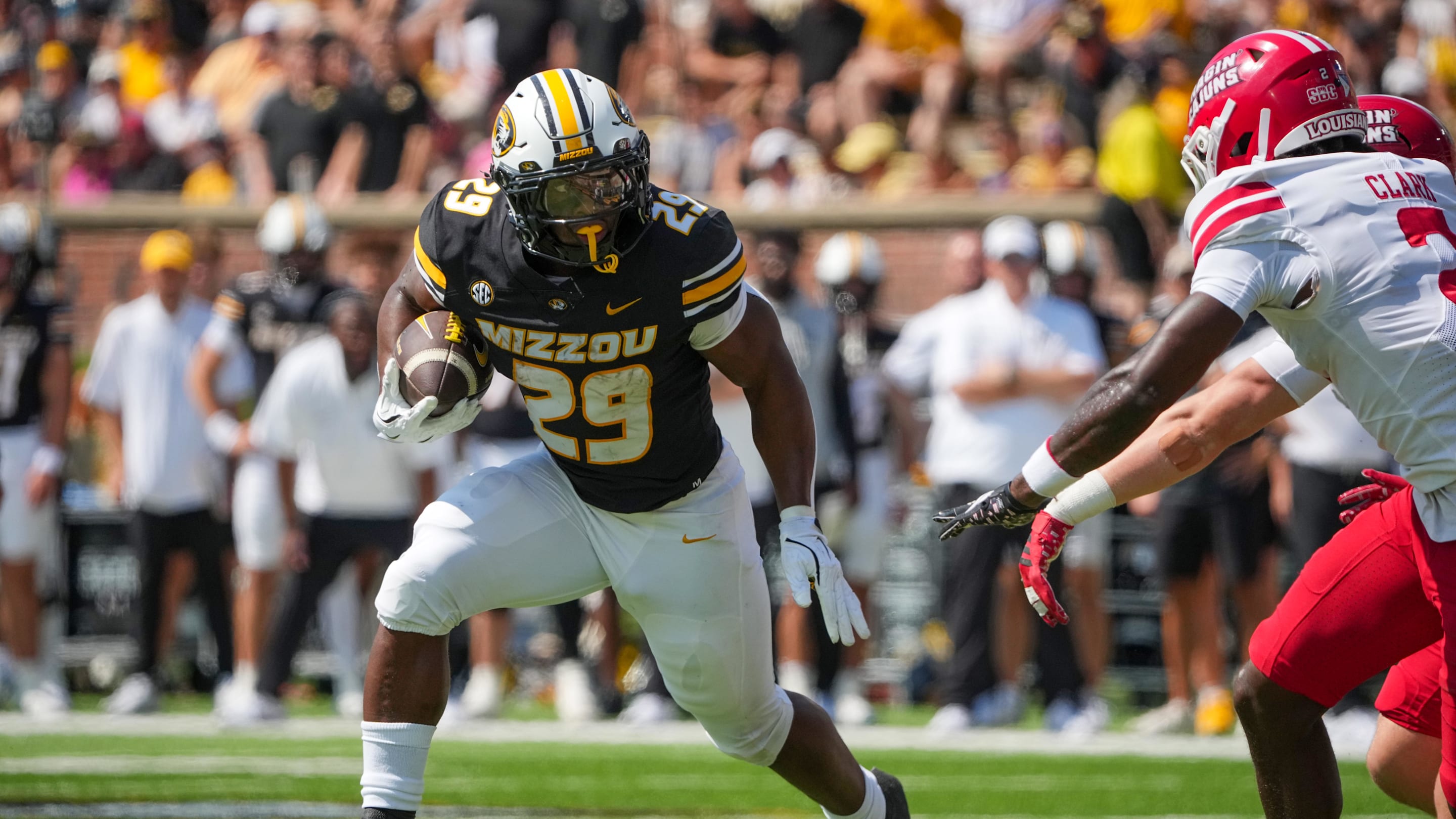 Alabama Run Defense Tested by No. 14 Missouri