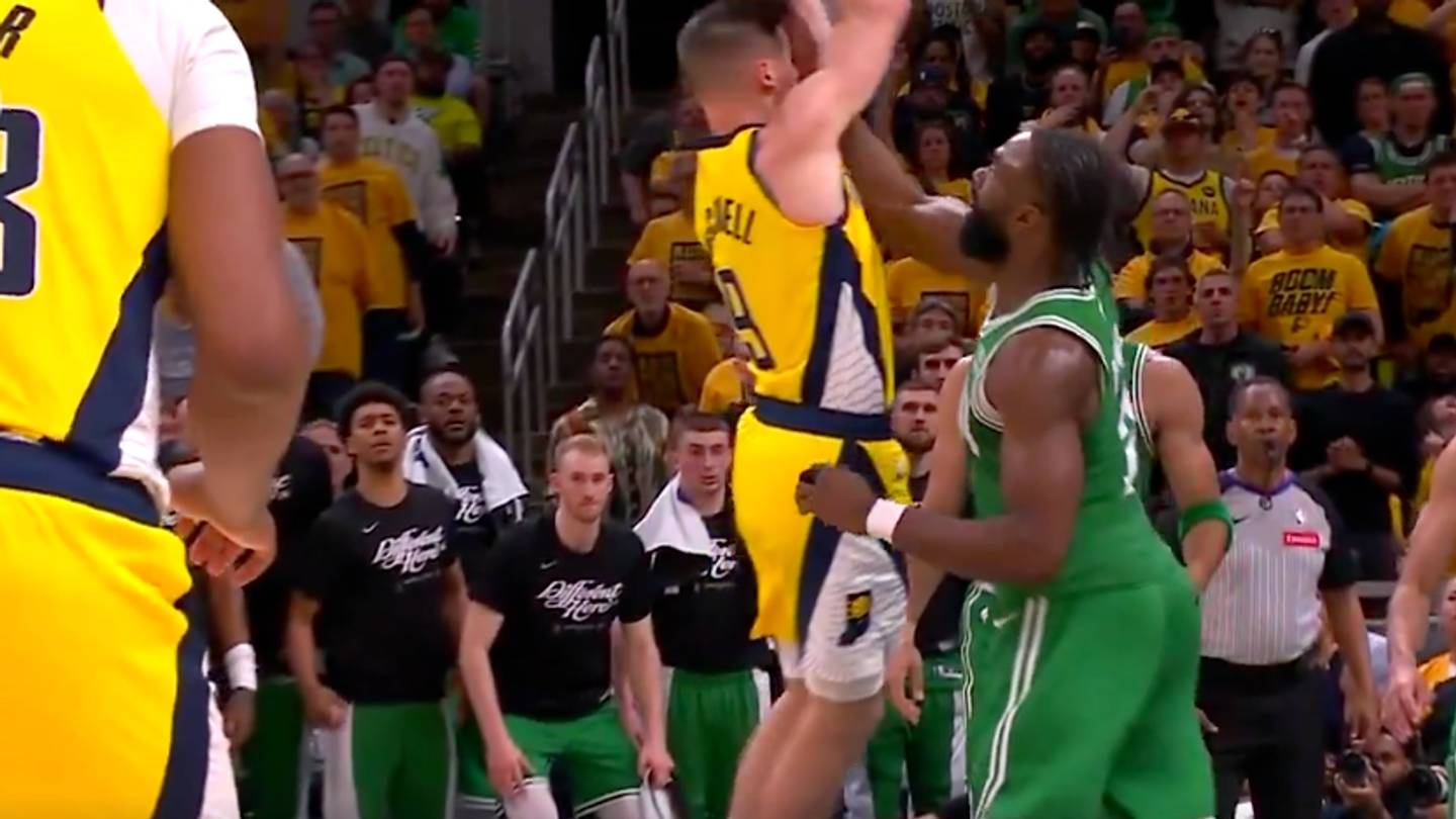 NBA Fans Ripped Ref for His Odd Description of Jaylen Brown's Brutal Game 4 Foul - Vimarsana News