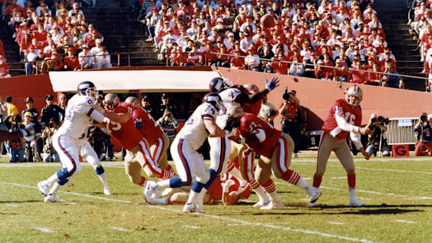 Joe Montana and the 49ers fell to the Giants in the 1990 NFC championship game.