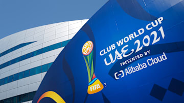 Aficionados regios protagonizan pelea en Abu Dabi