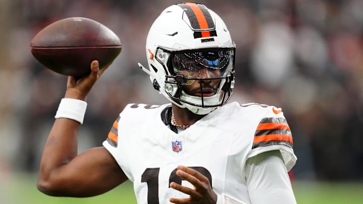 Cleveland Browns quarterback Shedeur Sanders (12) throws the ball