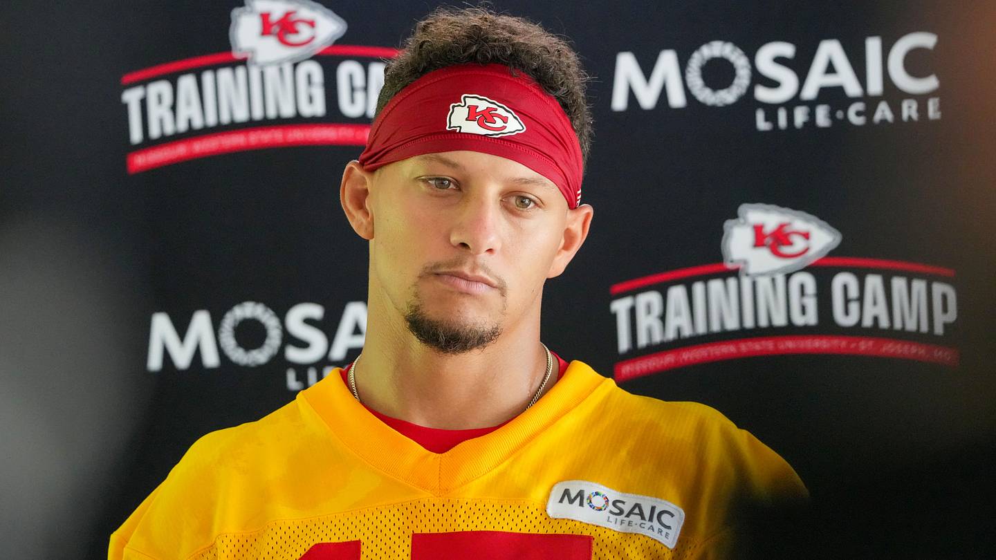 Chiefs Star Patrick Mahomes Shares Stance on Playing Olympic Flag Football in 2028