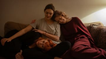 Elizabeth Olsen, Carrie Coon, and Natasha Lyonne in His Three Daughters - Netflix
