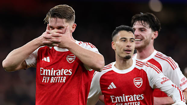 Víctor Gaikares para el Arsenal