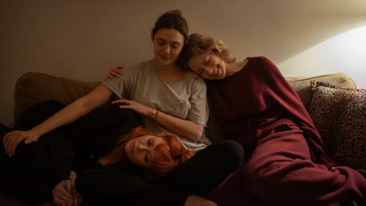 Elizabeth Olsen, Carrie Coon, and Natasha Lyonne in His Three Daughters - Netflix