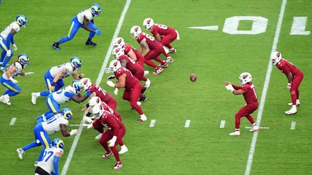 kyler-murray-cardinals-shotgun-snap