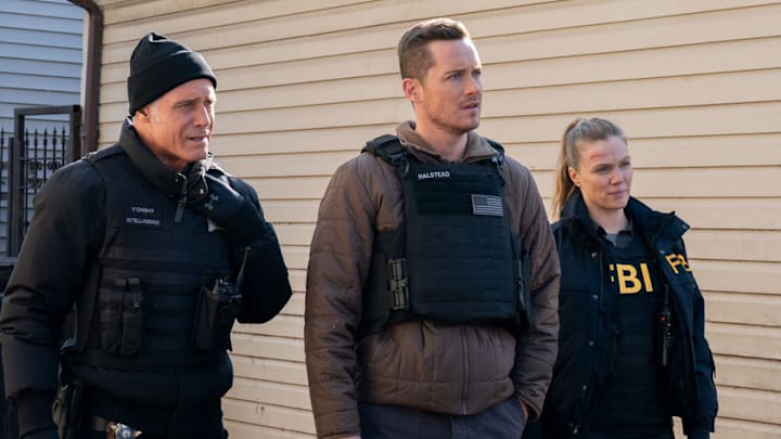 CHICAGO P.D. -- "Reckoning, Part 3" Episode 1317 -- Pictured: (l-r) Jason Beghe as Hank Voight, Jesse Lee Soffer as Jay Halstead, Tracy Spiridakos as Hailey Upton 