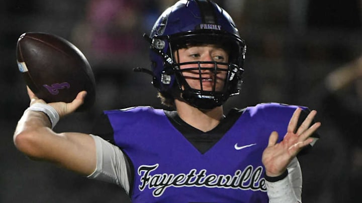 Fayetteville (Arkansas) four-star quarterback Hank Hendrix, a former standout at Boerne High in Boerne, Texas, announced on Tuesday that he is reclassifying from the 2027 class to the 2026 class and has committed to the Arkansas Razorbacks.