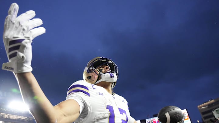 Washington Huskies wide receiver Denzel Boston (12)