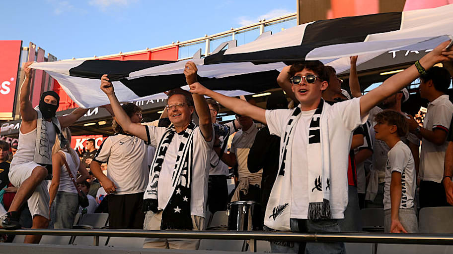 New Zealand soccer fans