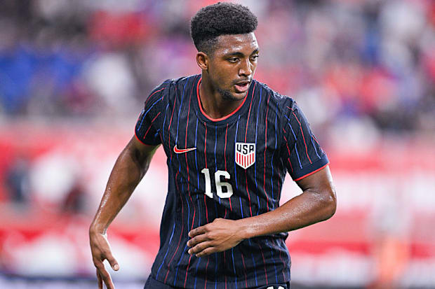 อเล็กซ์ ฟรีแมนในการลงสนามให้ทีมชาติสหรัฐฯ อเล็กซ์ ฟรีแมนในการลงสนามให้ทีมชาติสหรัฐฯ