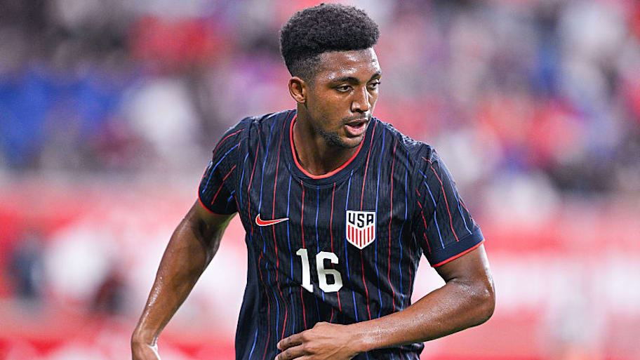 Alex Freeman in action for the USMNT.