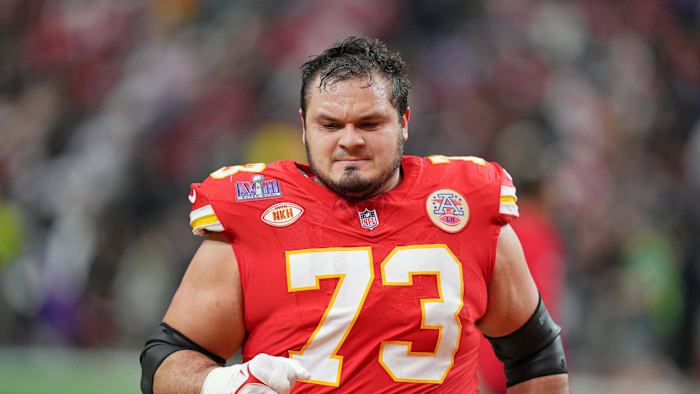 Feb 11, 2024; Paradise, Nevada, USA; Kansas City Chiefs guard Nick Allegretti (73) warms up before
