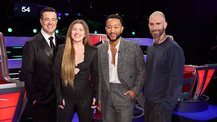 THE VOICE -- "Finale Top 4" Episode 2909 -- Pictured: (l-r) Carson Daly, Kelly Clarkson, John Legend, Adam Levine 