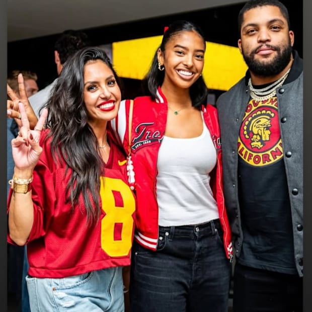 Vanessa and Natalia Bryant