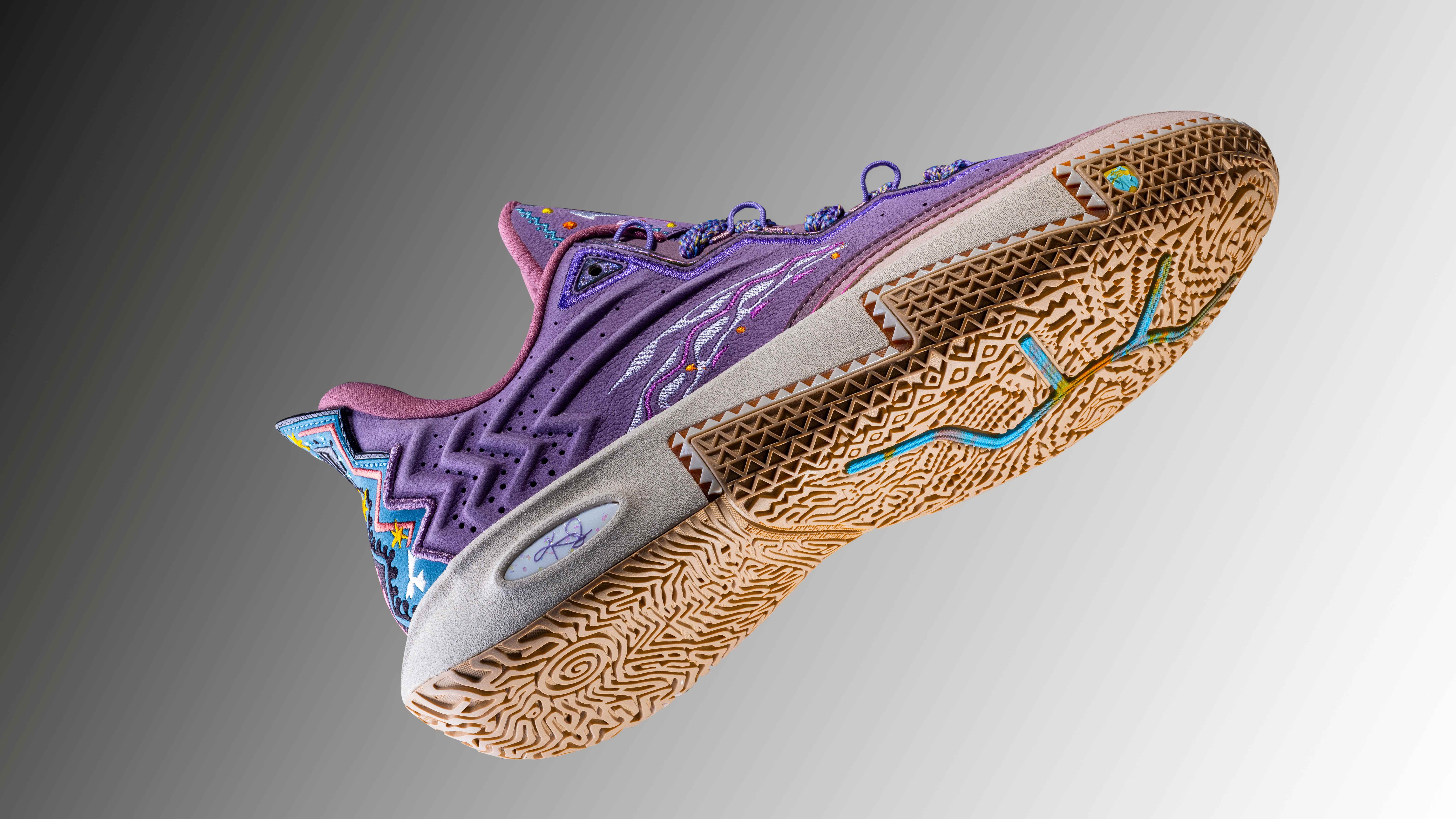 kyrie irving shoes two different colors