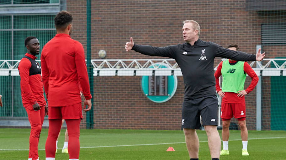 Thomas Grønnemark instructing players in Liverpool training.