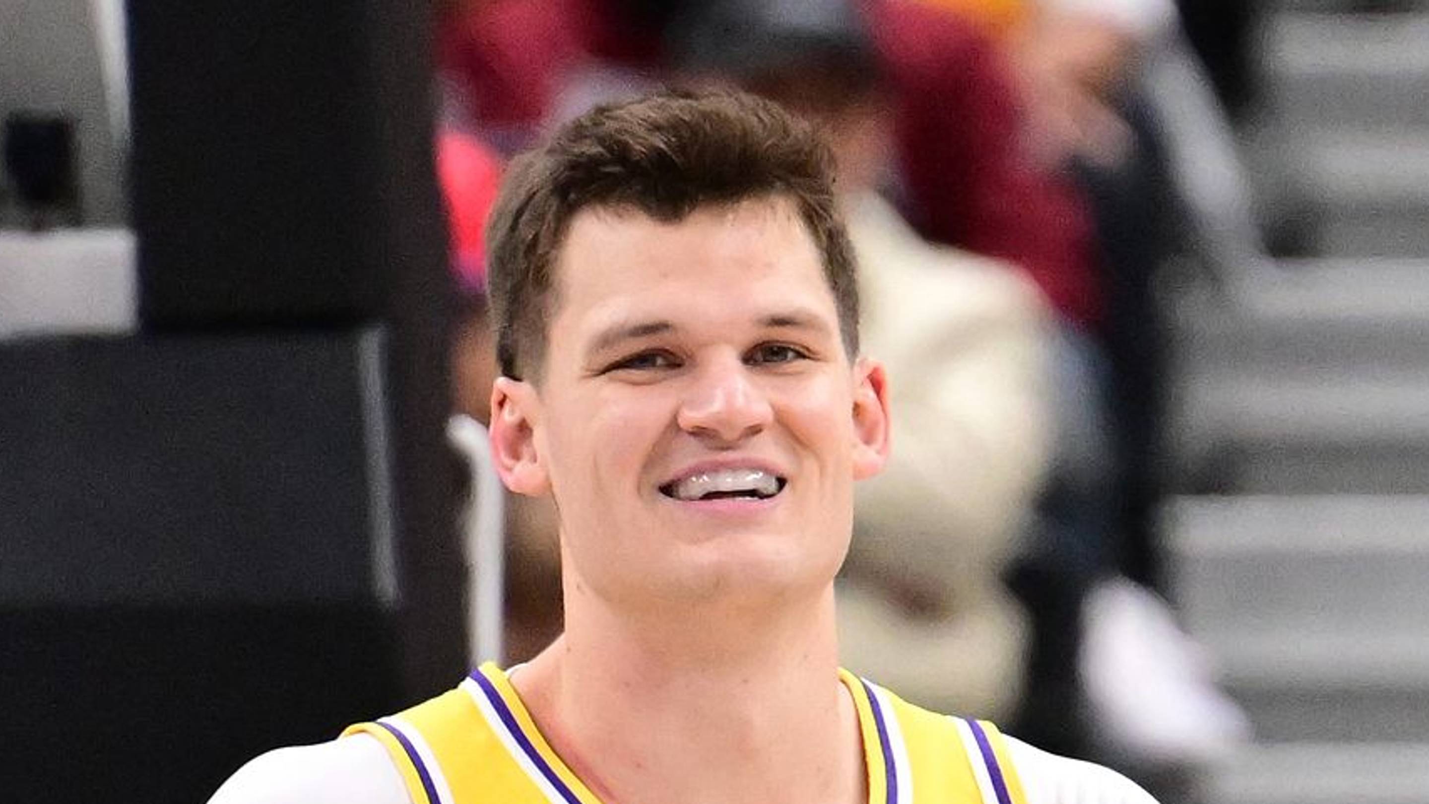 Walker Kessler instantly proves to be exactly the center Luka Doncic wants on Lakers