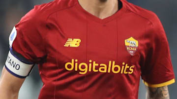 La maglia della Roma con il logo Digitalbits