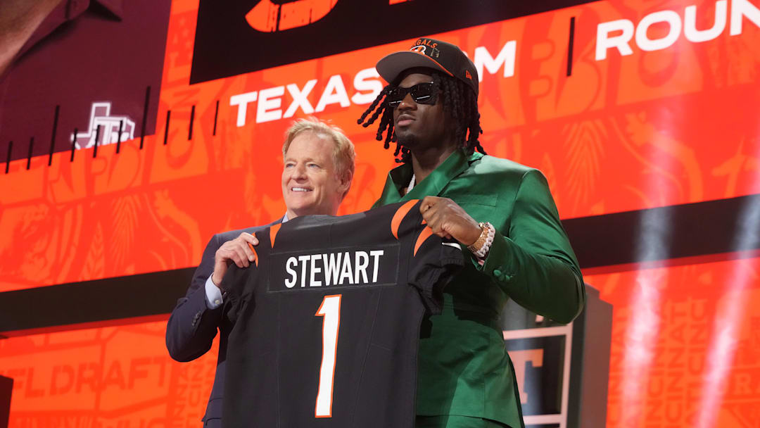 Apr 24, 2025; Green Bay, WI, USA; NFL commissioner Roger Goodell with Texas A&M Aggies defensive end Shemar Stewart after her is selected by the Cincinnati Bengals as the number seventeen pick in the first round of the 2025 NFL Draft at Lambeau Field. Mandatory Credit: Kirby Lee-Imagn Images