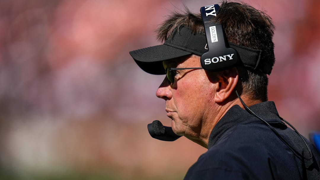 Cincinnati Bengals defensive coordinator Al Golden calls plays from the sideline in the fourth quarter of the NFL Week 1 game between the Cleveland Browns and the Cincinnati Bengals at Huntington Bank Field in Cleveland on Sunday, Sept. 7, 2025. The Bengals begin the season with a 17-16 win over the Browns.