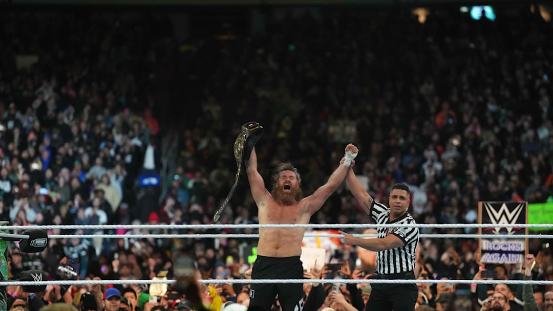 Apr 6, 2024; Philadelphia, PA, USA; Intercontinental Championship match between GUNTHER and Sami Zayn during Wrestlemania XL Saturday at Lincoln Financial Field. Mandatory Credit: Joe Camporeale-Imagn Images