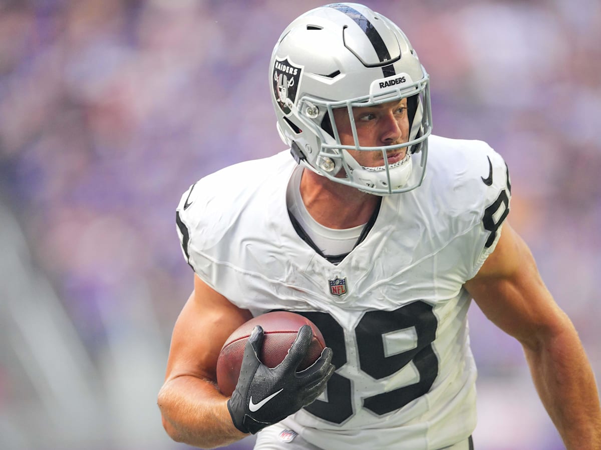 Las Vegas Raiders Expect Georgia's Brock Bowers to Compete for Top Team Receiver