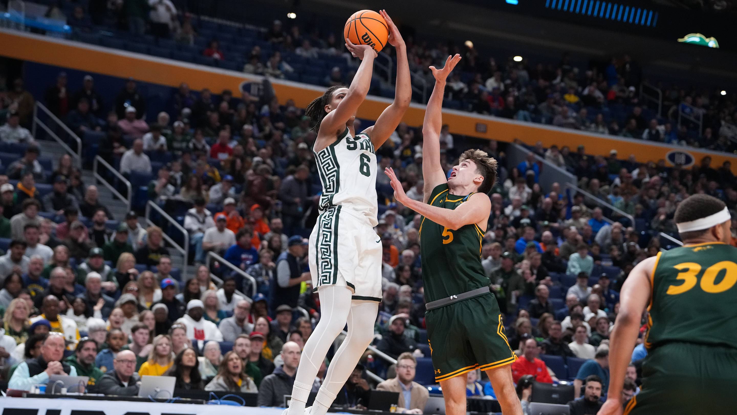 College Basketball: Three Two-Way Sophomores to Watch Next Season