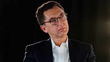Maxime Saada se retire des négociations.