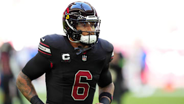 Nov 26, 2023; Glendale, Arizona, USA; Arizona Cardinals running back James Conner (6) warms up to