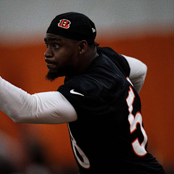 Cincinnati Bengals defensive end Joseph Ossai (58) warms up at Bengals spring practice at the IEL Indoor Facility in Cincinnati on Wednesday, June 12, 2024.