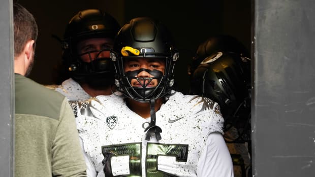 Oregon Ducks defensive tackle Keyon Ware-Hudson 