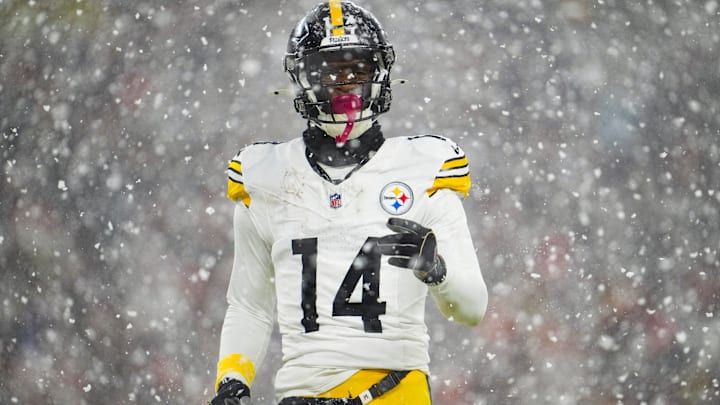 Pittsburgh Steelers v Cleveland Browns