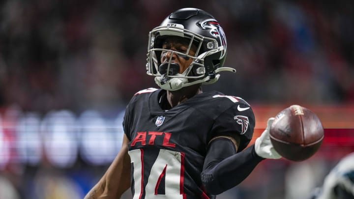 Former Atlanta Falcons wide receiver Damiere Byrd visited the Miami Dolphins on Wednesday morning before the two sides faced each other in a joint practice.