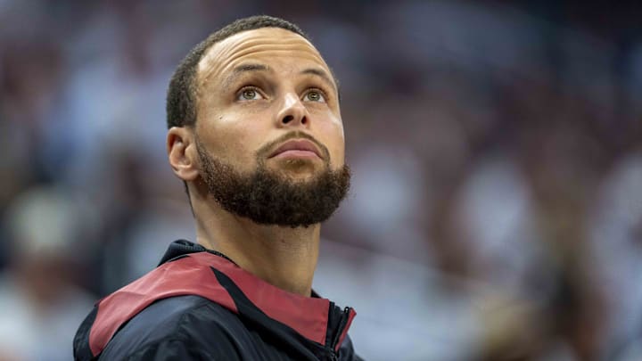 Golden State Warriors star Steph Curry has been cleared for light on-court work as he works his way back from a hamstring strained.