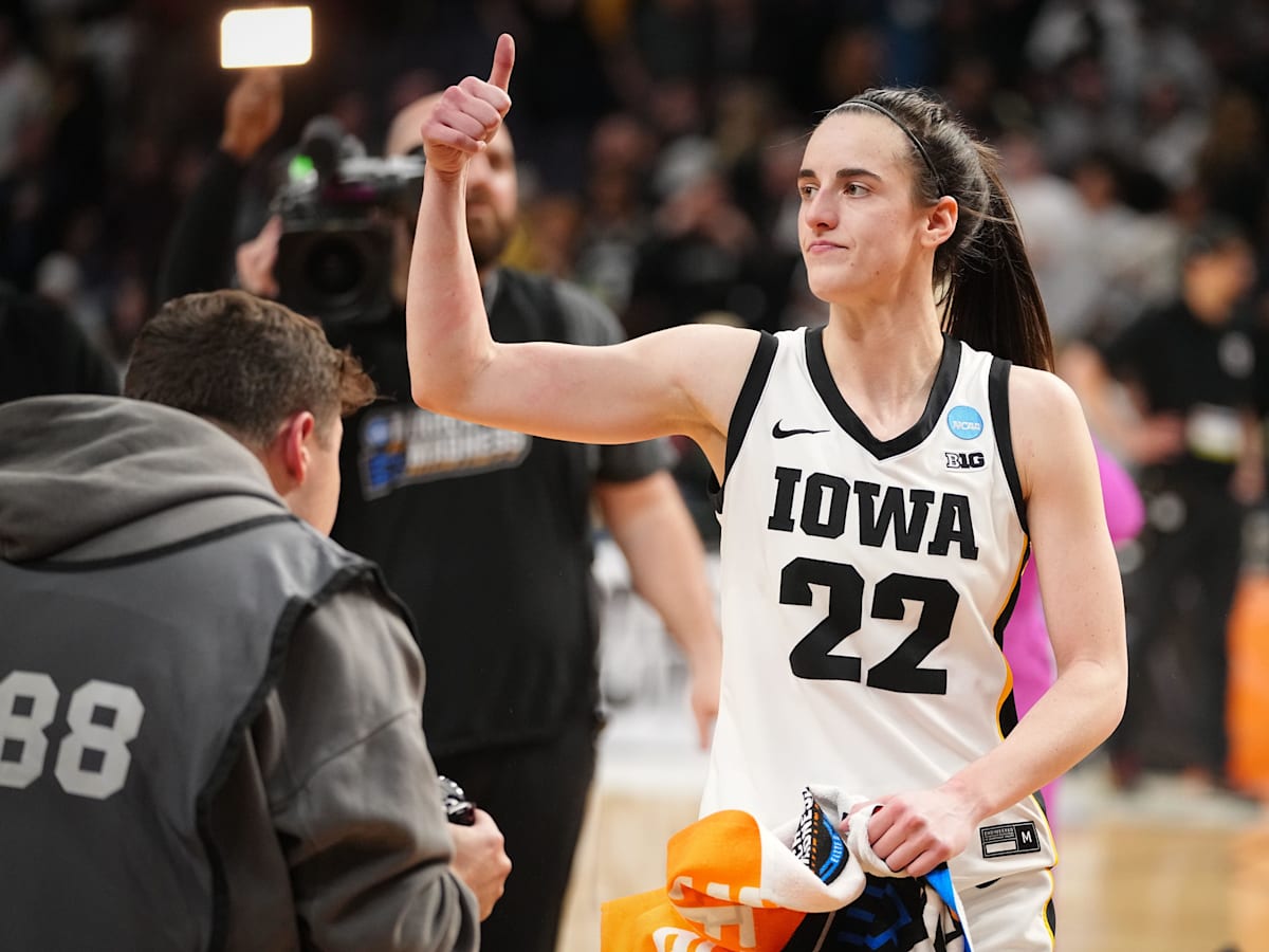 Caitlin Clark Sends Message of Support to Former Iowa Teammate After Cancer  Diagnosis