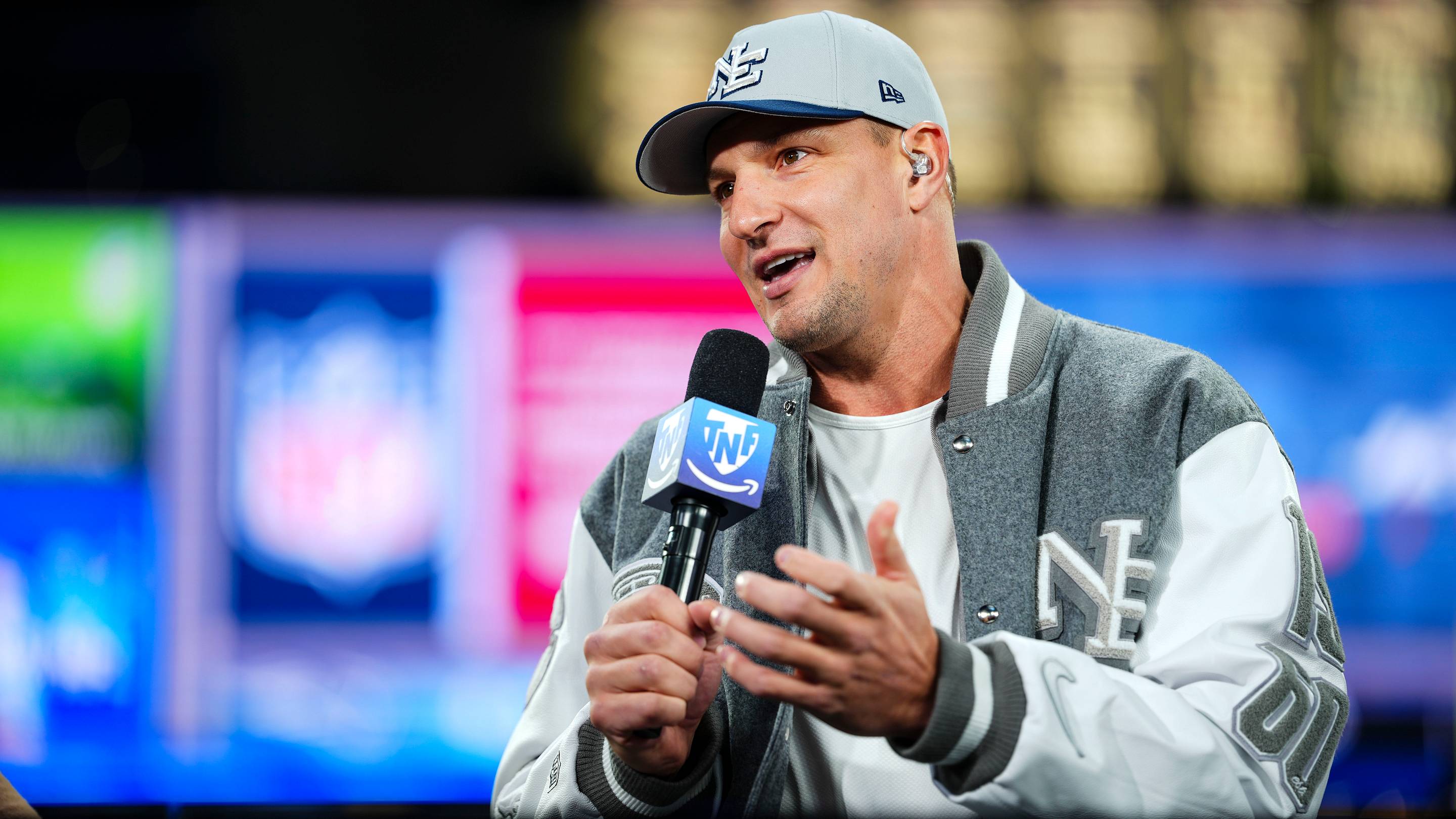 Gronk has Drake Maye thoughts from afar during Patriots' slow start