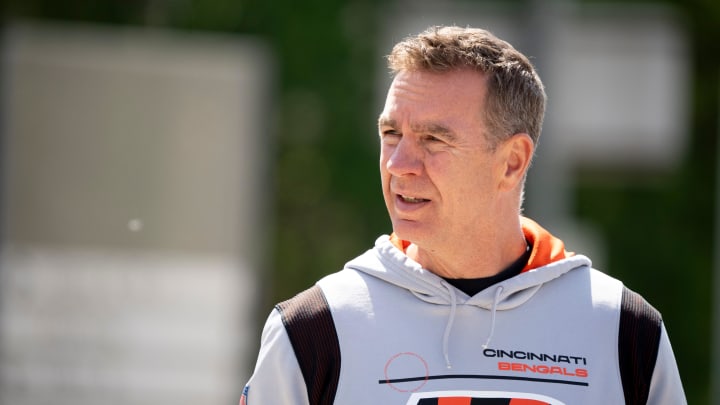 Cincinnati Bengals defensive coordinator Lou Anarumo walks to the practice fields at the Bengals NFL practice in Cincinnati on Tuesday, June 4, 2024.