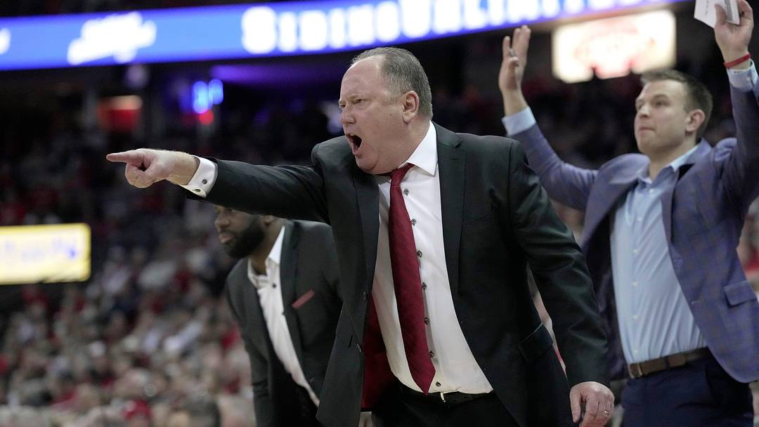 Wisconsin head coach Greg Gard. Wisconsin head coach Greg Gard.