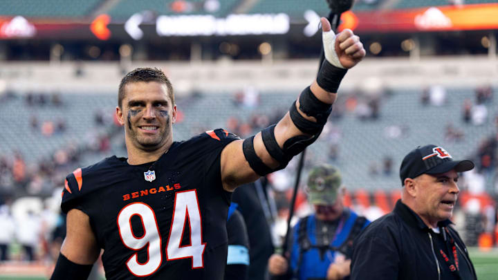 Cincinnati Bengals defensive end Sam Hubbard (94) gives fans the thumbs up after the Cincinnati Bengals defeated the Las Vegas Raiders at Paycor Stadium in Cincinnati on Sunday, Nov. 3, 2024.
