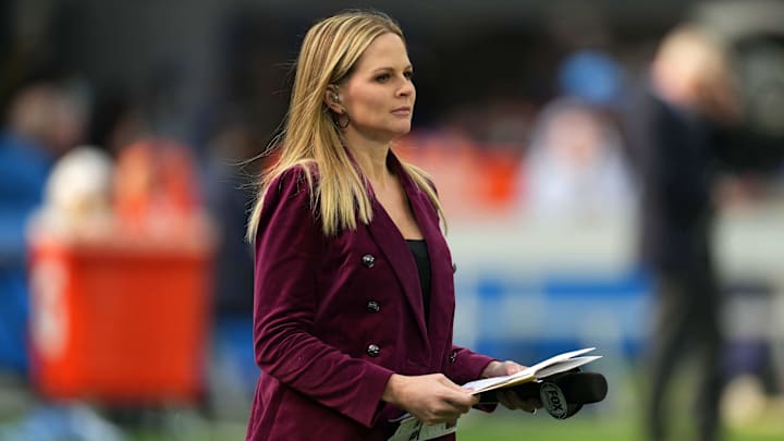 Dec 12, 2021; Inglewood, California, USA; Fox Sports sideline reporter reacts Shannon Spake during the game between the Los Angeles Chargers and the New York Giants at SoFi Stadium. 