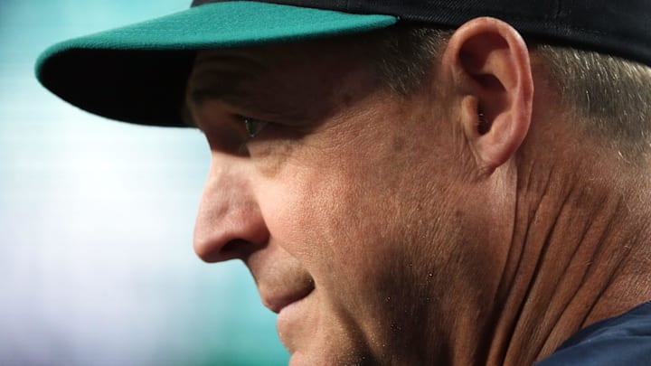 Jun 10, 2025; Phoenix, Arizona, USA; Seattle Mariners manager Dan Wilson (6) looks on against the Arizona Diamondbacks during the first inning at Chase Field. Mandatory Credit: Joe Camporeale-Imagn Images Jun 10, 2025; Phoenix, Arizona, USA; Seattle Mariners manager Dan Wilson (6) looks on against the Arizona Diamondbacks during the first inning at Chase Field. Mandatory Credit: Joe Camporeale-Imagn Images