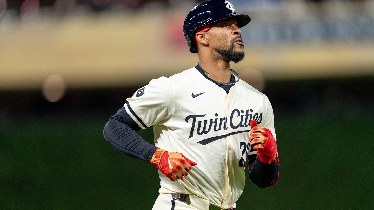 Ump Show: Rob Drake screams at injured Byron Buxton to 'get off the field' - Vimarsana News