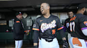 Devers ya viste el uniforme de los Gigantes 